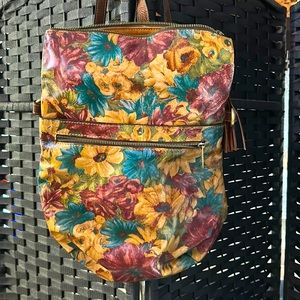 Patricia Nash backpack purse. Used shape but will add matching wallet.